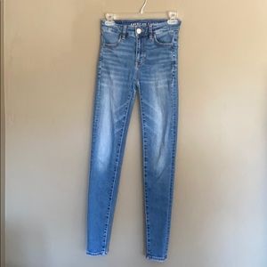 AMERICAN EAGLE JEANS